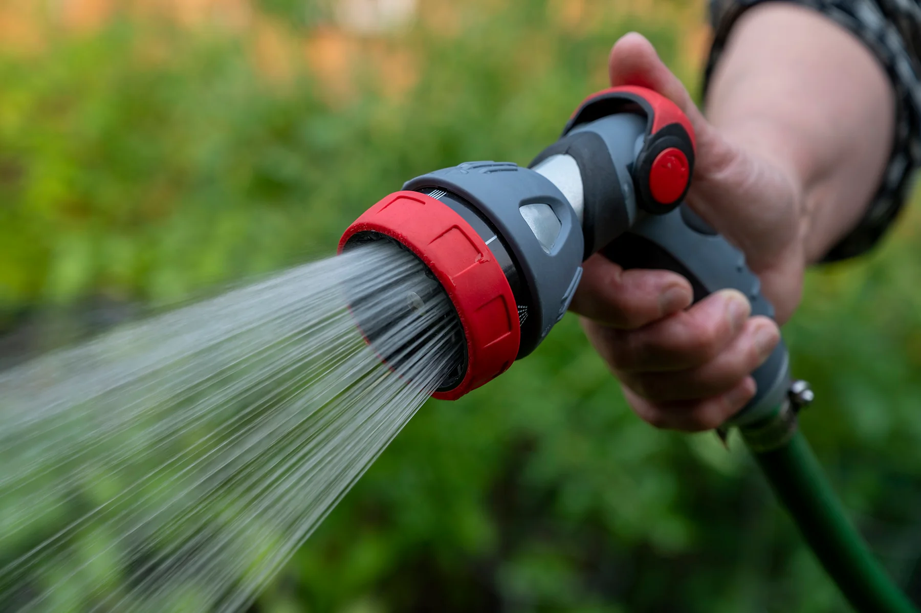 7 Pattern Thumb Control Water Nozzle - Image 2